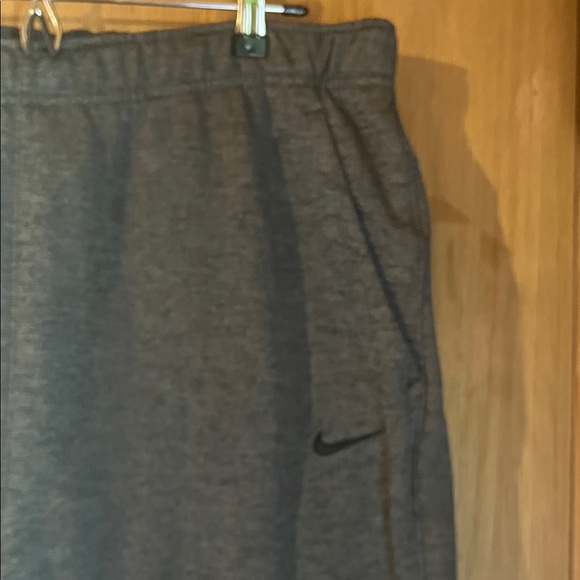 Nike Men's Charcoal Therma-Fit Sweat Pants - Picture 3 of 7